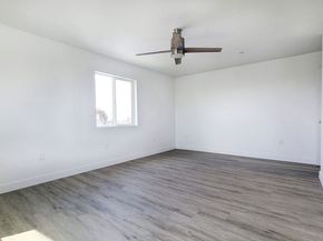 Undisclosed Address #24397913, Los Angeles CA 90044