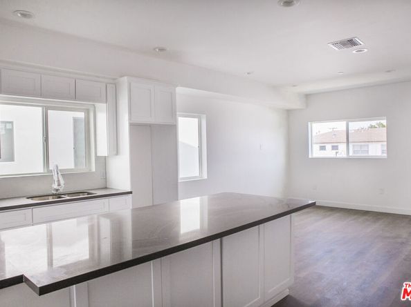 Undisclosed Address #24397913, Los Angeles CA 90044