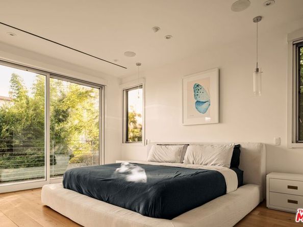 1611 Sunset Plaza Drive, Los Angeles CA 90069