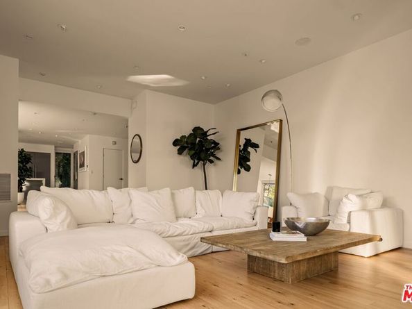 1611 Sunset Plaza Drive, Los Angeles CA 90069