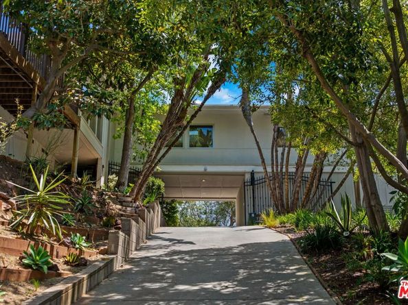 2960 Briar Knoll Drive, Los Angeles CA 90046