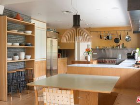2960 Briar Knoll Drive, Los Angeles CA 90046