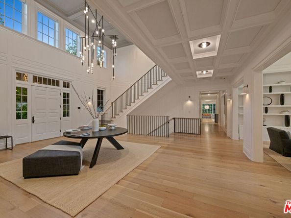 491 N Tigertail Road, Los Angeles CA 90049