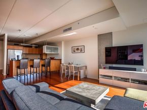 1155 S GRAND Avenue 707, Los Angeles CA 90015