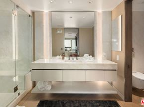 6918 Oporto Drive, Los Angeles CA 90068