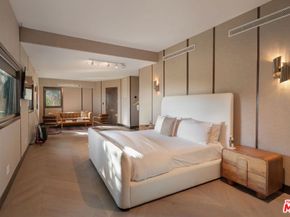 6918 Oporto Drive, Los Angeles CA 90068