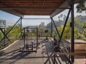 6918 Oporto Drive, Los Angeles CA 90068