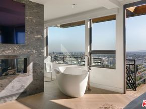 6918 Oporto Drive, Los Angeles CA 90068