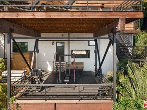 6918 Oporto Drive, Los Angeles CA 90068