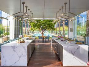 877 Francisco Street 2212, Los Angeles CA 90017