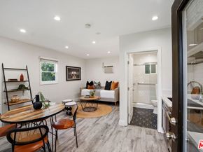 5732 Mammoth Avenue, Valley Glen CA 91401