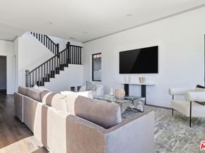 6032 Goodland Avenue, North Hollywood CA 91606