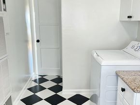 1306 S Longwood Avenue, Los Angeles CA 90019