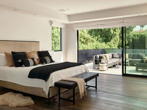 144 N Bowling Green Way, Los Angeles CA 90049