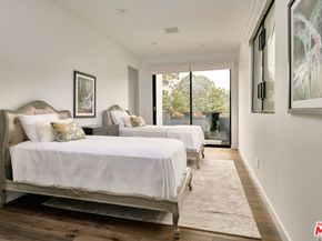 144 N Bowling Green Way, Los Angeles CA 90049