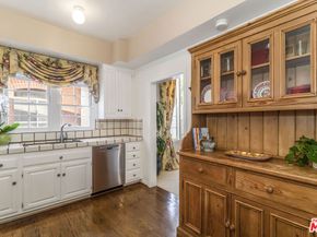 420 S Barrington Avenue PH302, Los Angeles CA 90049