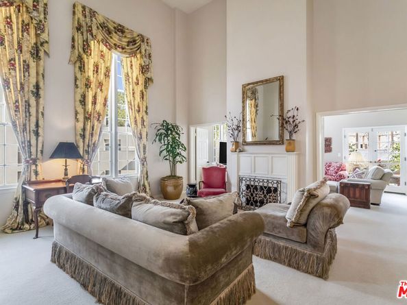 420 S Barrington Avenue PH302, Los Angeles CA 90049