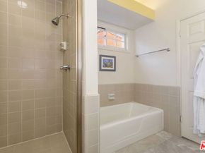 420 S Barrington Avenue PH302, Los Angeles CA 90049