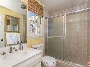 420 S Barrington Avenue PH302, Los Angeles CA 90049