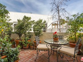 420 S Barrington Avenue PH302, Los Angeles CA 90049