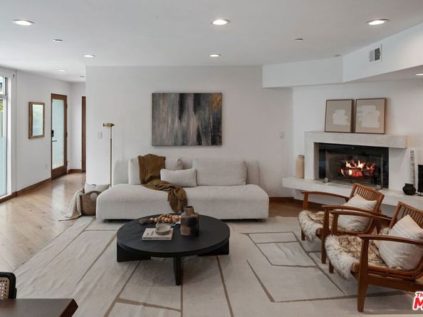 512 Brooks Avenue 6, Venice CA 90291