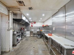 1021 W 101st Street, Los Angeles CA 90044