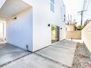 2815 S Mansfield Avenue, Los Angeles CA 90016