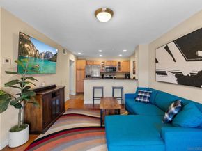 15273 Maturin Dr 28, San Diego CA 92127