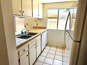 8010 Winter Gardens B B, El Cajon CA 92021