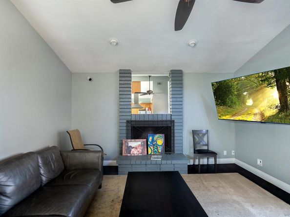 1116 Circle Dr, Escondido CA 92025