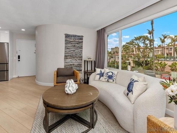 8040 Girard Ave 2, La Jolla CA 92037