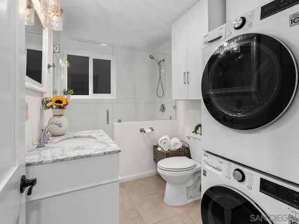 8040 Girard Ave 2, La Jolla CA 92037