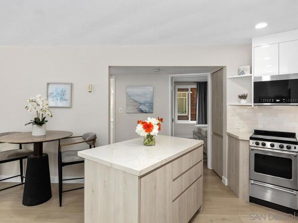 8040 Girard Ave 2, La Jolla CA 92037