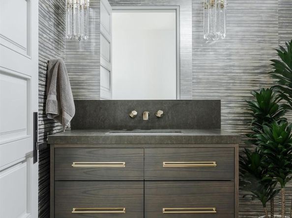 5416 Candlelight Dr, La Jolla CA 92037