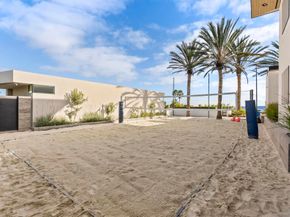 5416 Candlelight Dr, La Jolla CA 92037