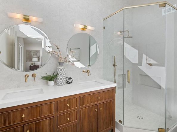 2561 Loring st, San Diego CA 92109