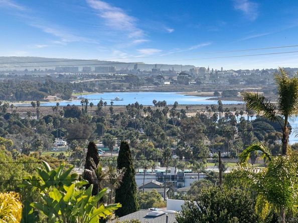 2561 Loring st, San Diego CA 92109