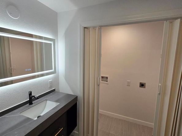 940 S Upas St, Escondido CA 92025