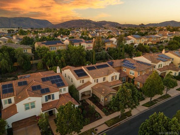 8492 Blackburn Ln, San Diego CA 92127