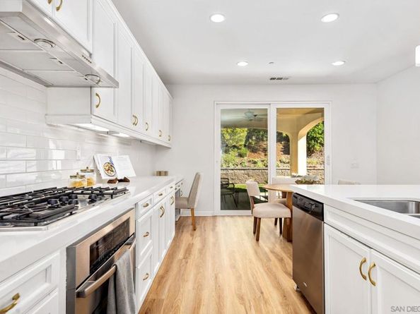 8492 Blackburn Ln, San Diego CA 92127