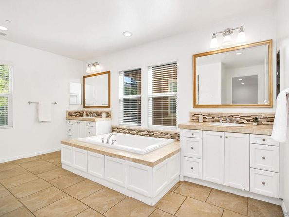 8492 Blackburn Ln, San Diego CA 92127