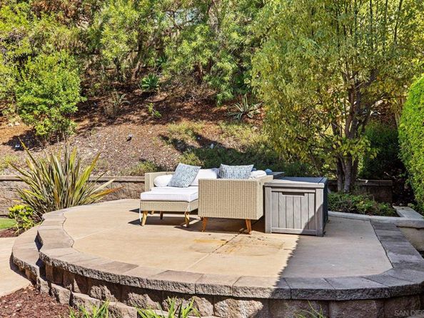 8492 Blackburn Ln, San Diego CA 92127