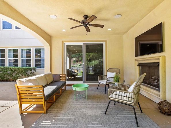 8492 Blackburn Ln, San Diego CA 92127