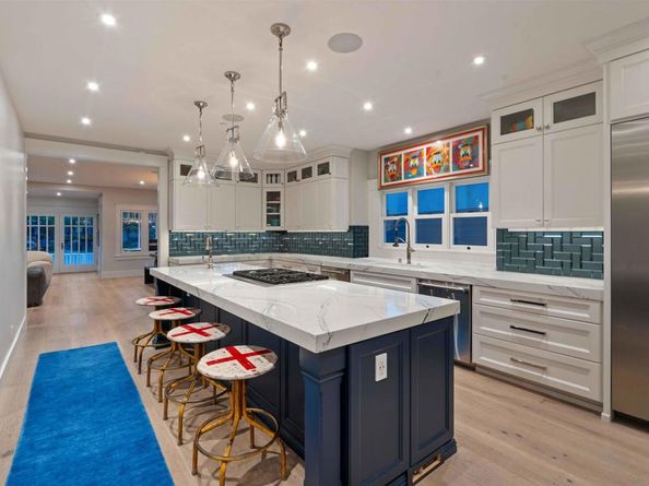 1027 G Ave, Coronado CA 92118