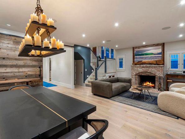 1027 G Ave, Coronado CA 92118