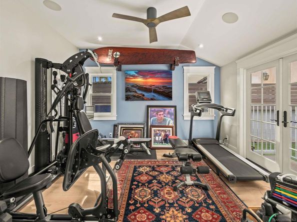 1027 G Ave, Coronado CA 92118