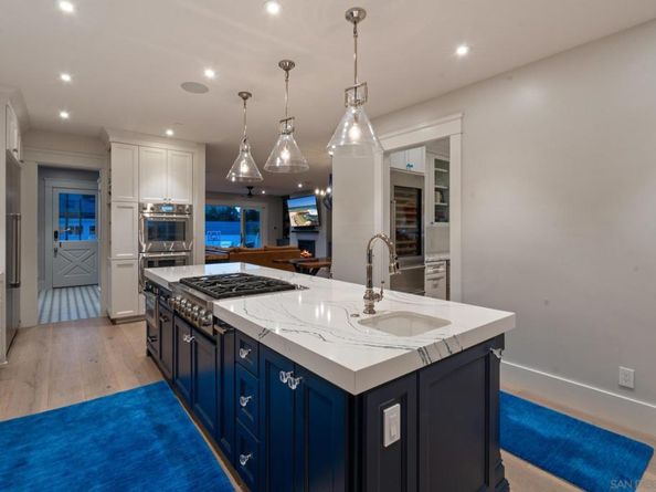 1027 G Ave, Coronado CA 92118