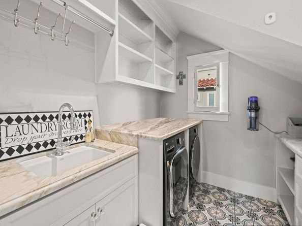 1027 G Ave, Coronado CA 92118