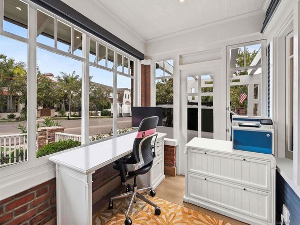 1027 G Ave, Coronado CA 92118