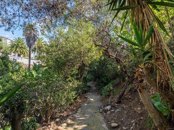 3038 Udall St, San Diego CA 92106